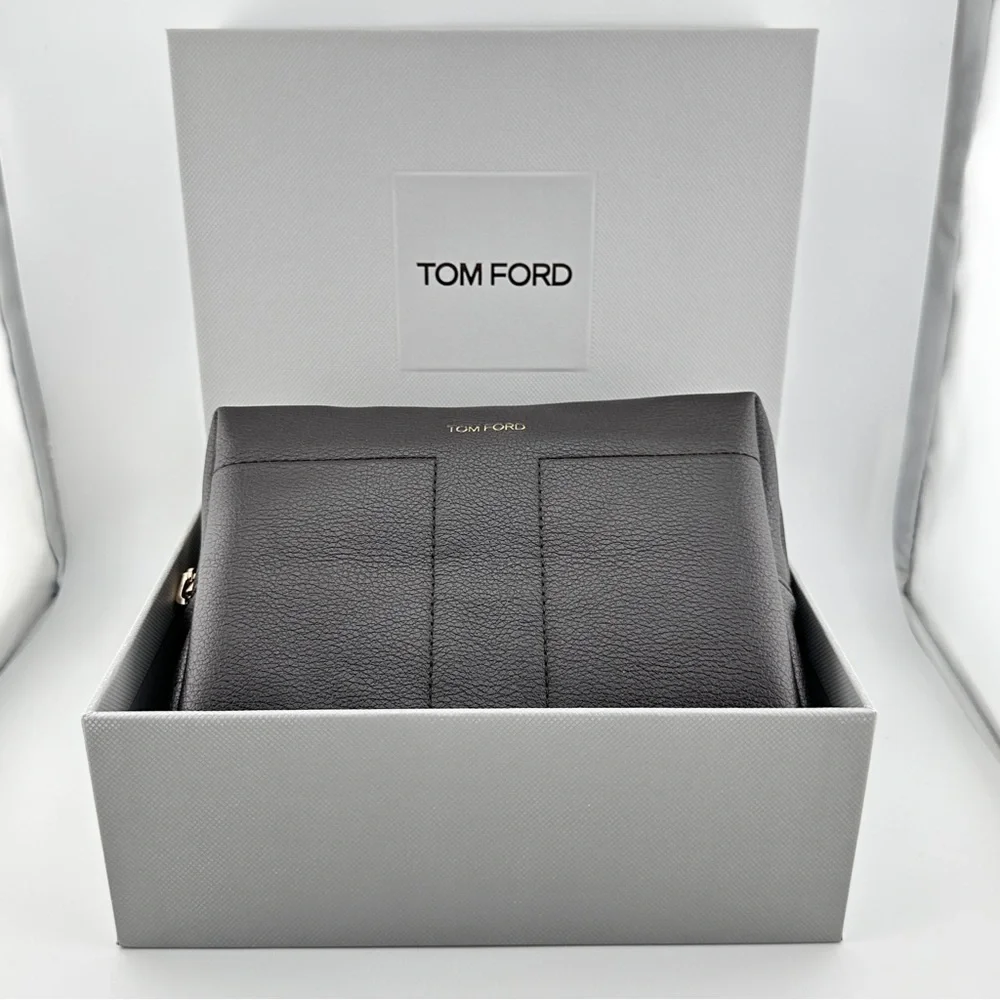 š TOM FORD āLeatherā Mahogany Cosmetic Bag NIB - Picture 1 of 10